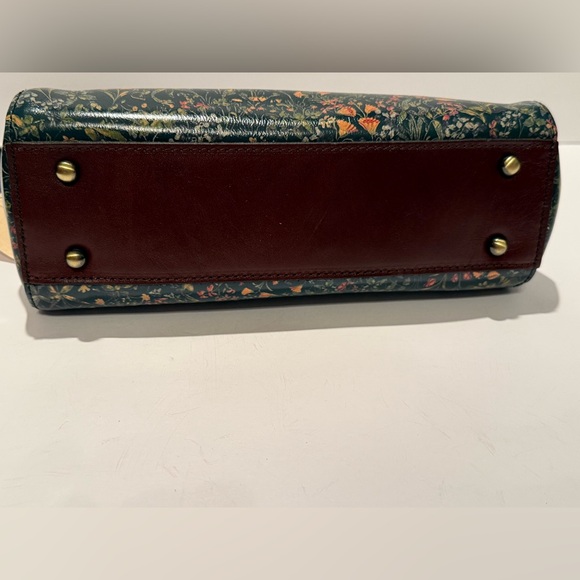 Patricia Nash Tuscan Field Collection Floral Patterned Crossbody W/Gold Accents - Picture 13 of 17